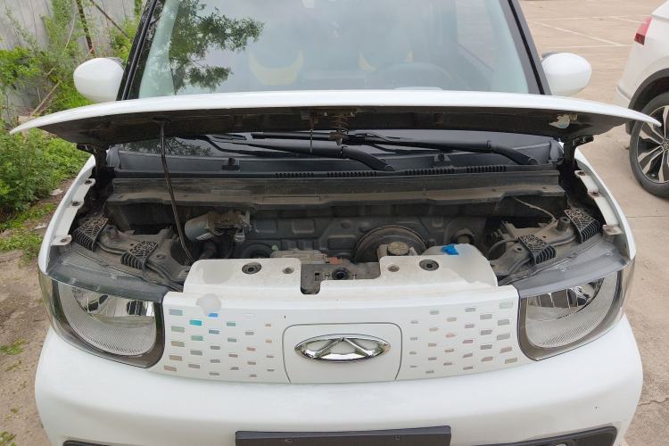 Used Chery QQ Ice Cream 2023 120km Ice Cream-Type Lithium Iron Phosphate Engine Bay