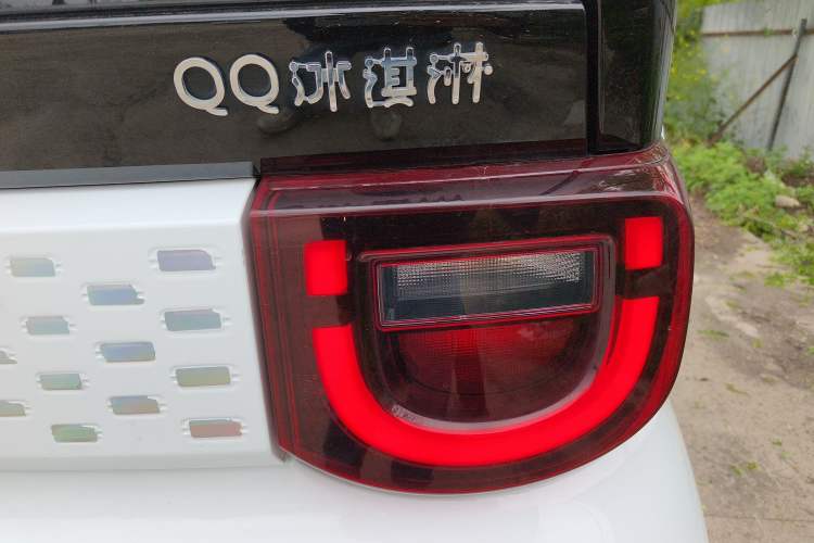 Used Chery QQ Ice Cream 2023 120km Ice Cream-Type Lithium Iron Phosphate Exterior 3