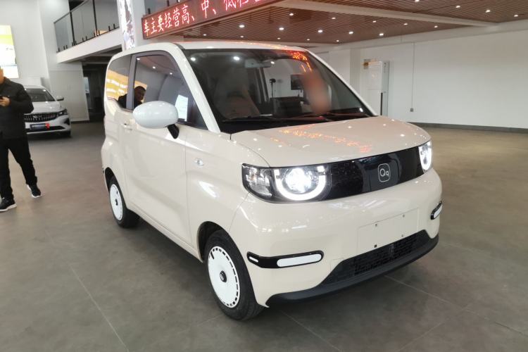 Used Chery QQ Ice Cream 2023 170km Milkshake – Lithium Iron Phosphate Front Right 45 Deg