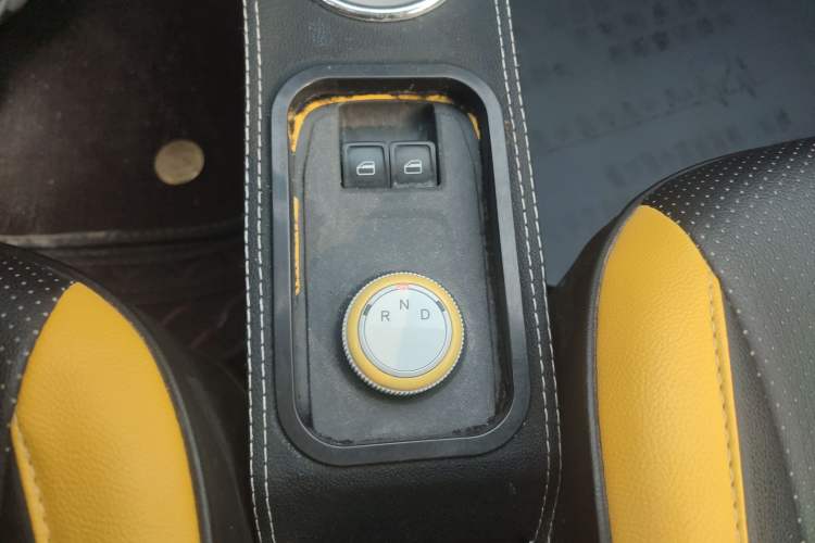 Used Chery QQ Ice Cream 2023 120km Ice Cream-Type Lithium Iron Phosphate Gear Lever