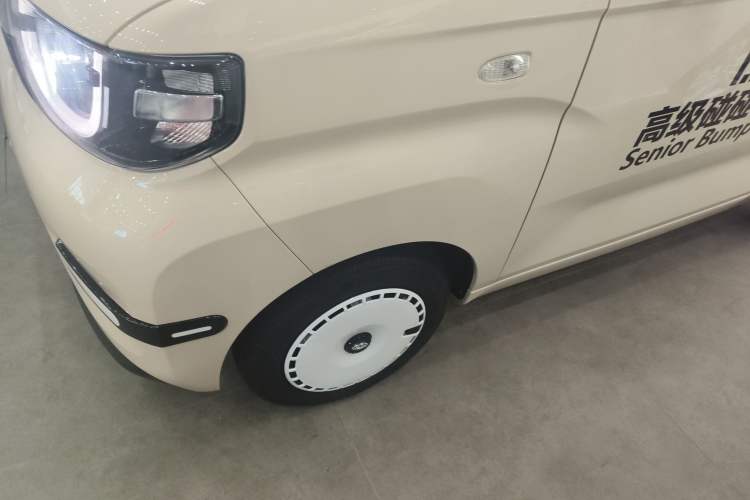 Used Chery QQ Ice Cream 2023 170km Milkshake – Lithium Iron Phosphate Left Front Wheel Hub