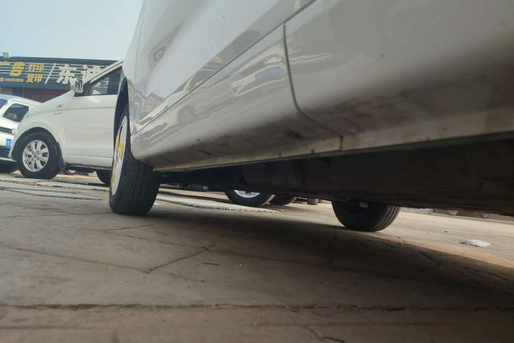Used Chery QQ Ice Cream 2023 120km Ice Cream-Type Lithium Iron Phosphate Left Side Sill