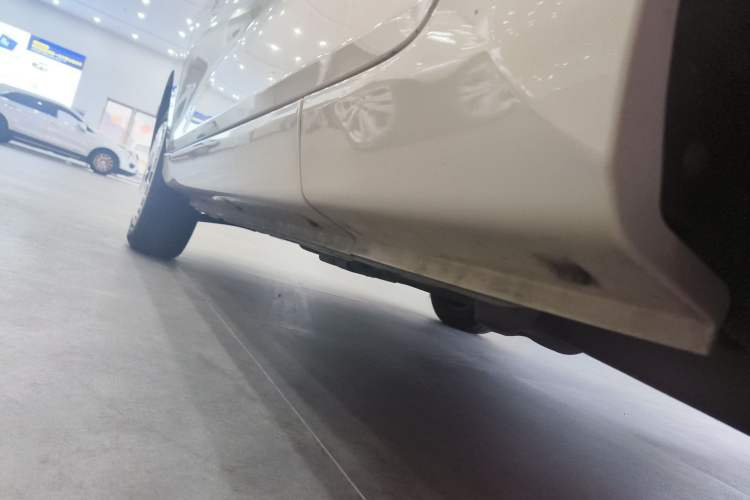 Used Chery QQ Ice Cream 2023 170km Milkshake – Lithium Iron Phosphate Left Side Sill