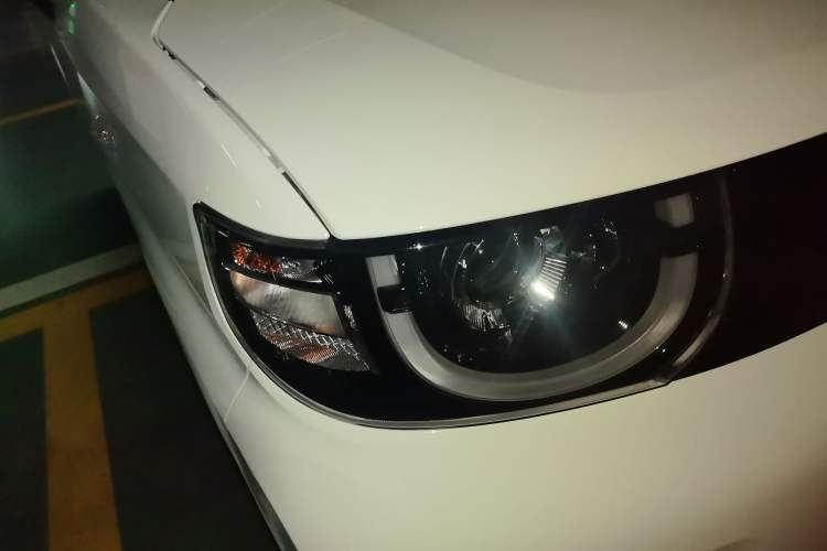 Used Chery QQ Ice Cream 2023 170km Milkshake – Lithium Iron Phosphate Right Front Headlight