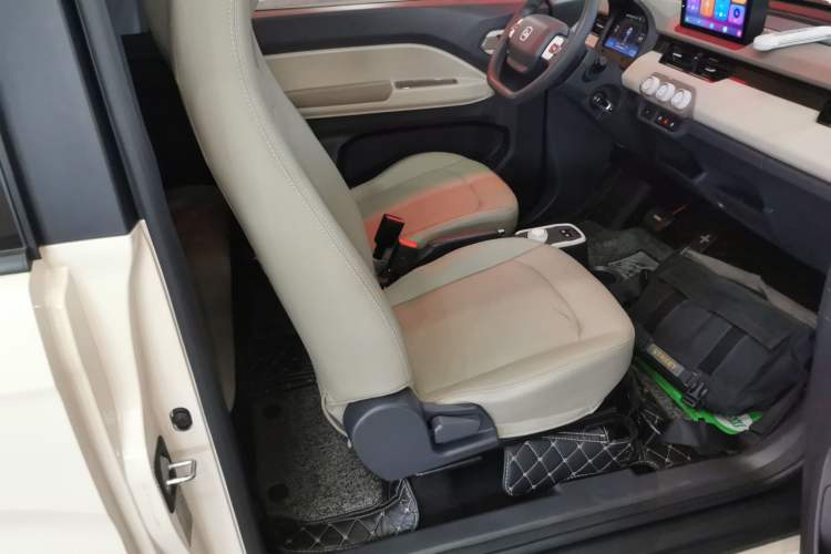 Used Chery QQ Ice Cream 2023 170km Milkshake – Lithium Iron Phosphate Right Front Seat
