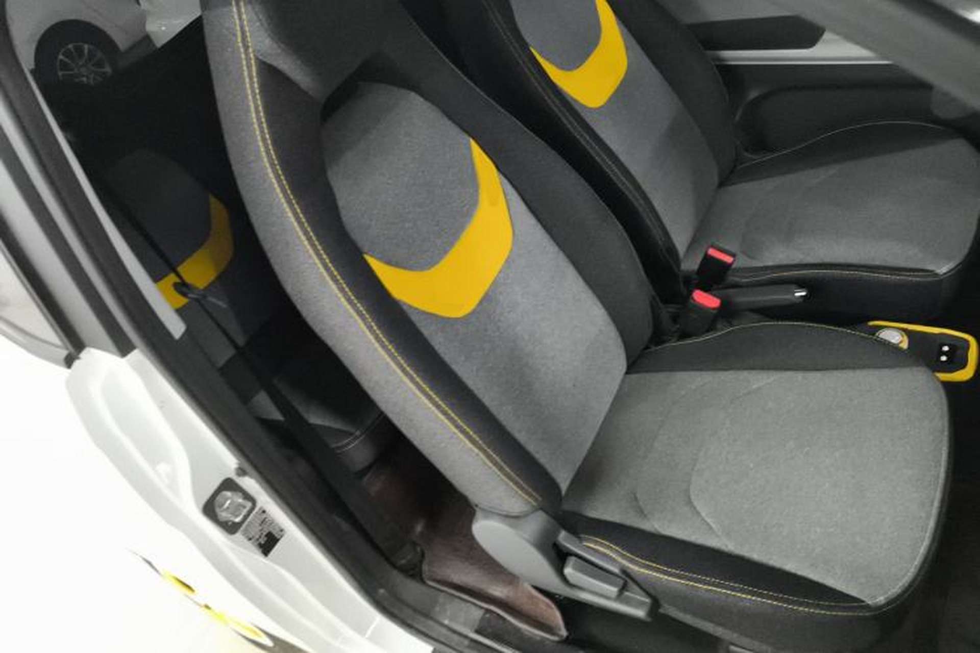 Used Chery QQ Ice Cream 2023 170km Milkshake – Lithium Iron Phosphate Right Front Seat