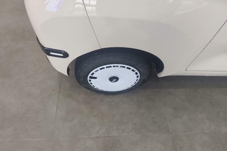 Used Chery QQ Ice Cream 2023 170km Milkshake – Lithium Iron Phosphate Right Rear Wheel Hub