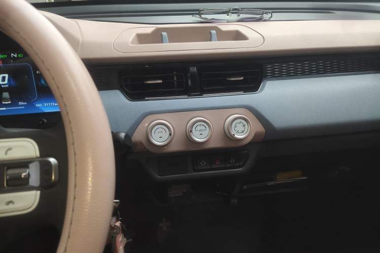 Used Chery QQ Ice Cream 2024 205km Sundae+ Audio And AC Panel