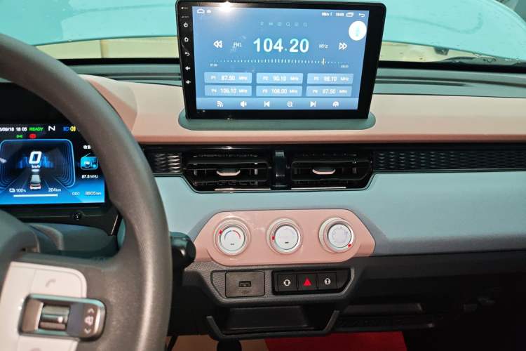 Used Chery QQ Ice Cream 2024 Edition Youth Version 205km Sundae Audio And AC Panel