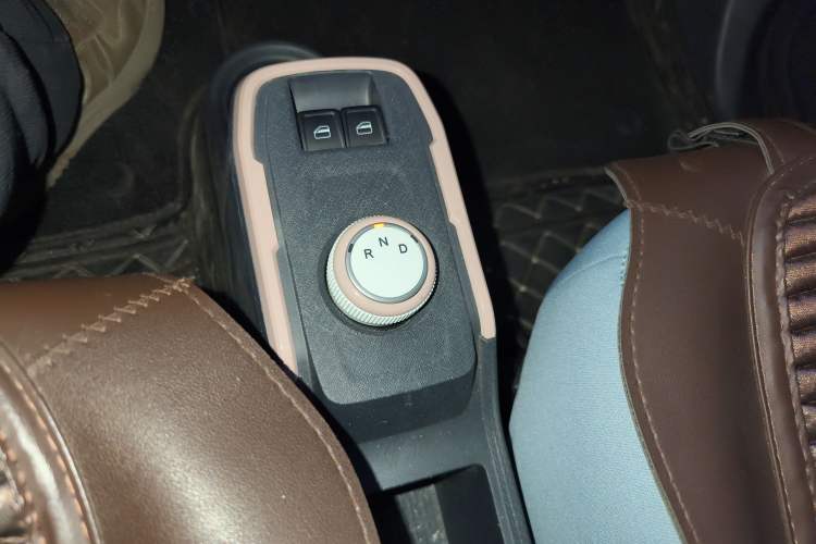 Used Chery QQ Ice Cream 2024 120km Milkshake Gear Lever