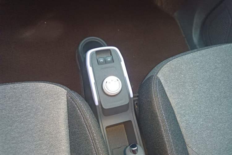 Used Chery QQ Ice Cream 2024 205km Sundae+ Gear Lever
