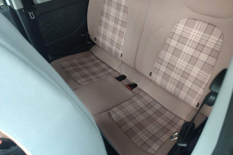 Used Chery QQ Ice Cream 2024 Edition Youth Version 205km Sundae Interior 3