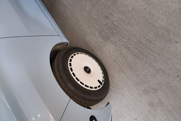 Used Chery QQ Ice Cream 2024 120km Milkshake Left Front Wheel Hub