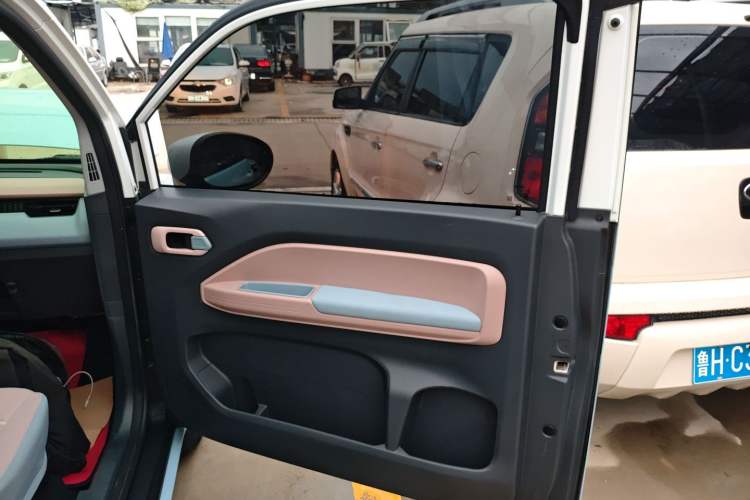 Used Chery QQ Ice Cream 2024 Edition Youth Version 205km Sundae Right Rear Door Interior
