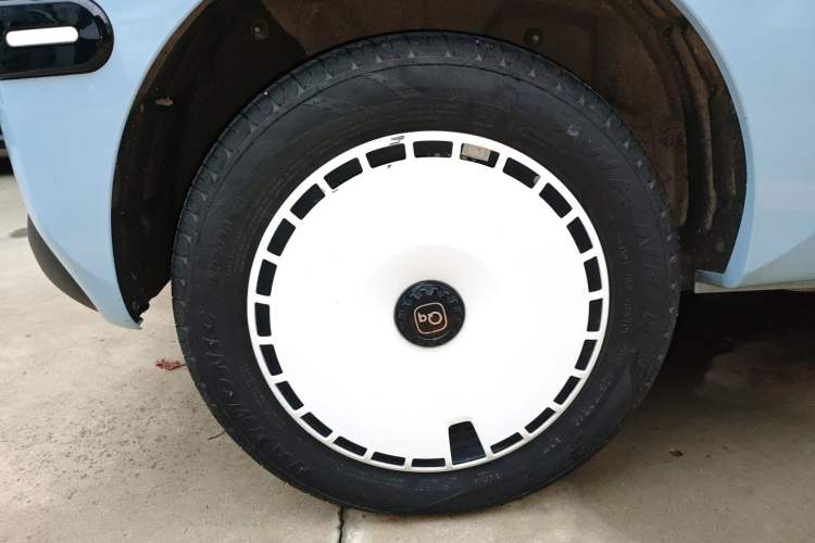 Used Chery QQ Ice Cream 2024 Edition Youth Version 205km Sundae Right Rear Wheel Hub