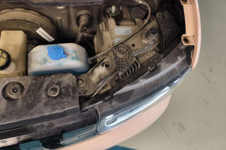 Used Chery QQ Ice Cream 2024 205km Sundae Engine Bay Left