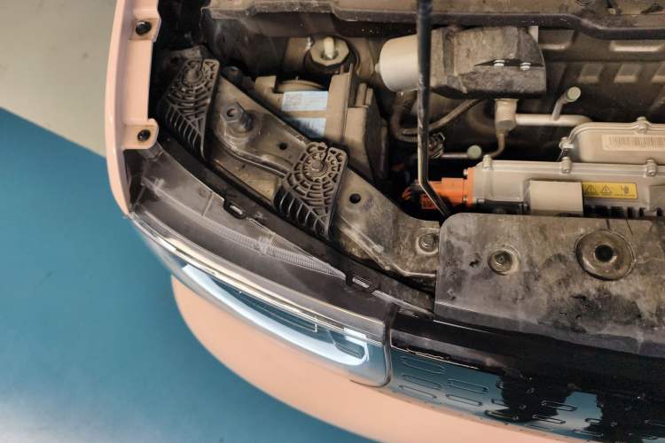 Used Chery QQ Ice Cream 2024 205km Sundae Engine Bay Right