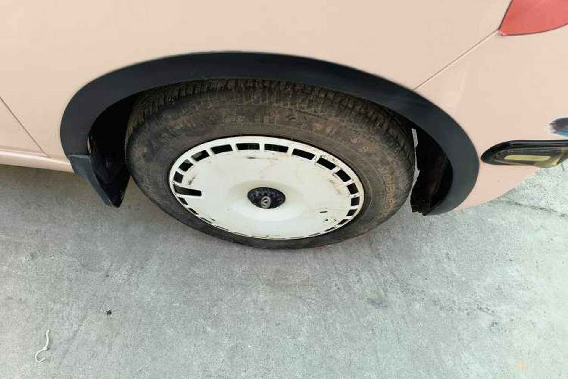 Used Chery QQ Ice Cream 2024 Youth Edition 205km Milkshake Right Front Wheel Hub