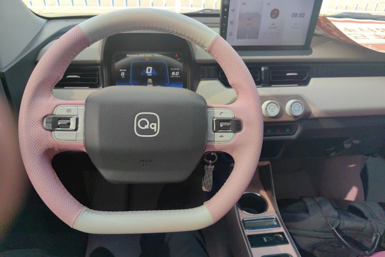 Used Chery QQ Ice Cream 2024 Youth Edition 205km Milkshake Center Console