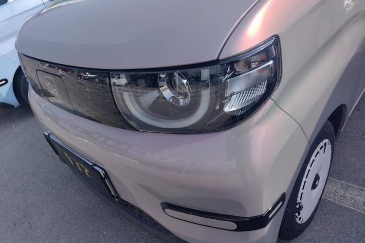 Used Chery QQ Ice Cream 2024 Youth Edition 205km Milkshake Left Front Headlight