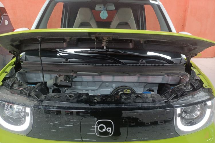 Used Chery QQ Ice Cream 2024 Youth Edition 205km Milkshake Engine Bay