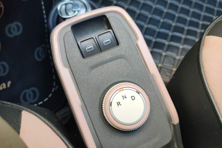 Used Chery QQ Ice Cream 2024 Facelifted 205km Sundae Gear Lever