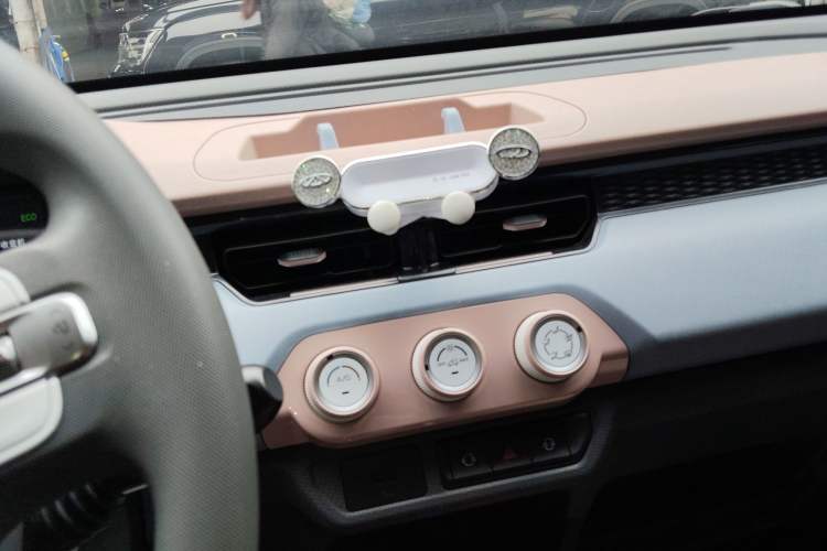Used Chery QQ Ice Cream 2024 120km Cone Audio And AC Panel