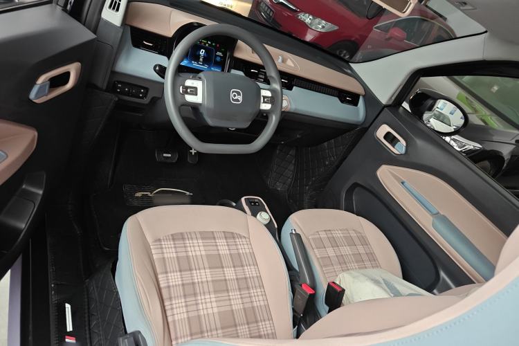 Used Chery QQ Ice Cream 2024 170km Sundae Center Console