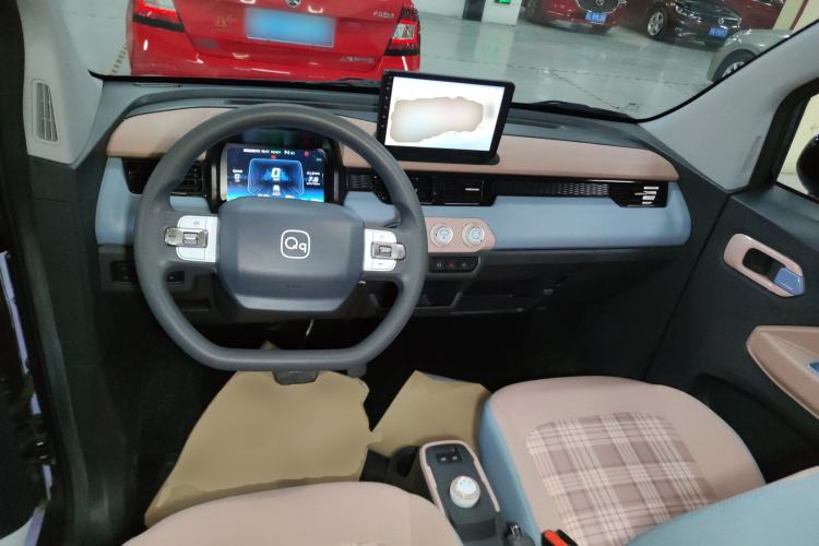 Used Chery QQ Ice Cream 2024 Edition Youth Version 205km Sundae Center Console