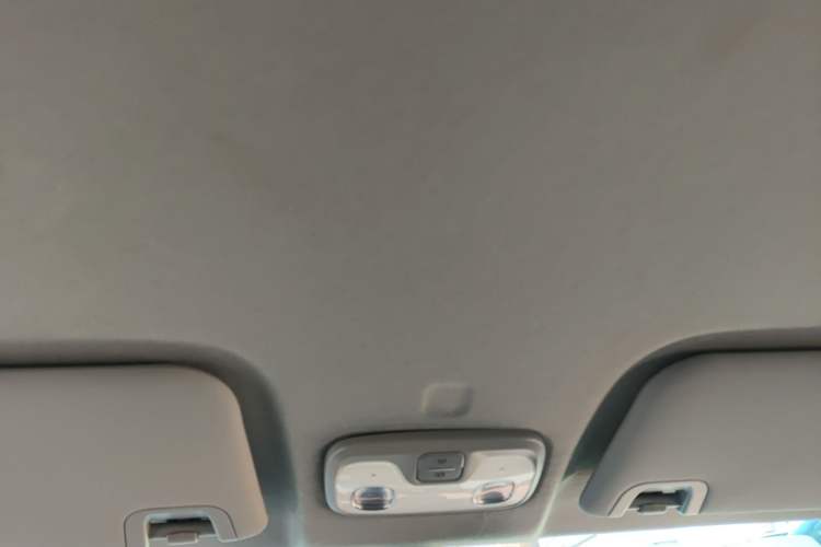 Used Chery QQ Ice Cream 2024 Youth Edition 205km Milkshake Headliner