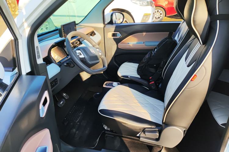 Used Chery QQ Ice Cream 2024 Youth Edition 205km Milkshake Left Front Seat