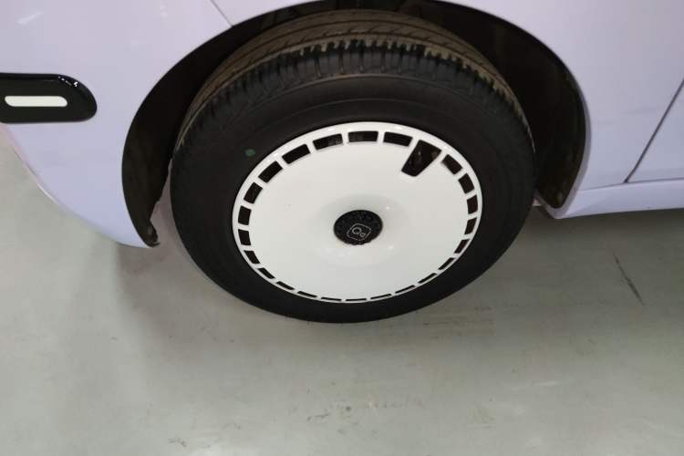 Used Chery QQ Ice Cream 2024 Edition Youth Version 205km Sundae Left Front Wheel Hub