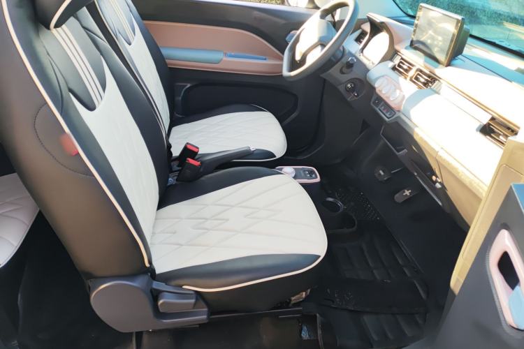 Used Chery QQ Ice Cream 2024 Youth Edition 205km Milkshake Right Front Seat