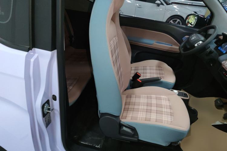 Used Chery QQ Ice Cream 2024 Edition Youth Version 205km Sundae Right Front Seat