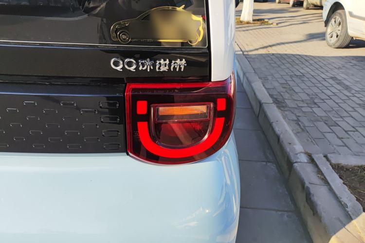 Used Chery QQ Ice Cream 2024 Youth Edition 205km Milkshake Right Rear Taillight