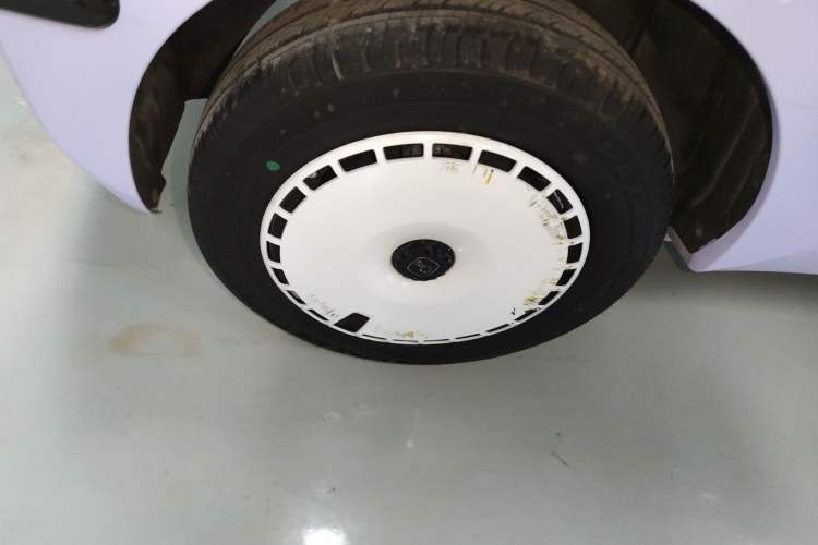 Used Chery QQ Ice Cream 2024 Edition Youth Version 205km Sundae Right Rear Wheel Hub