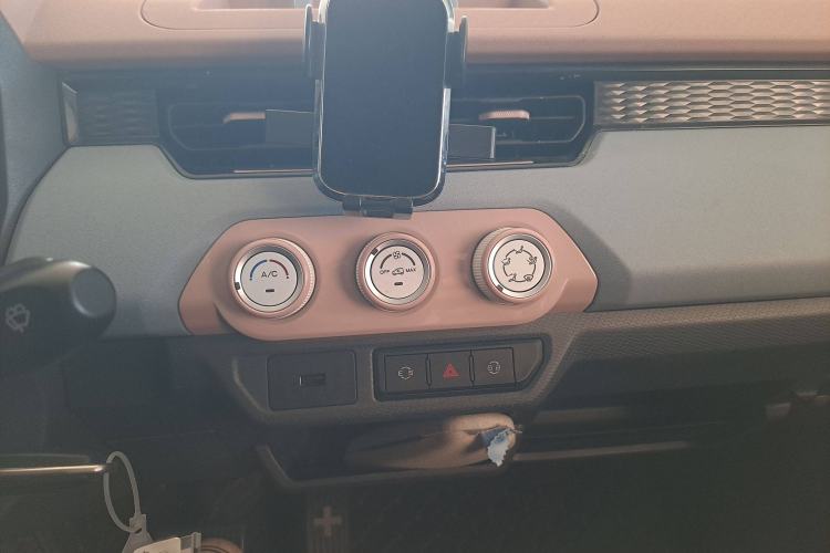 Used Chery QQ Ice Cream 2024 Restyled 170 km Sundae Audio And AC Panel