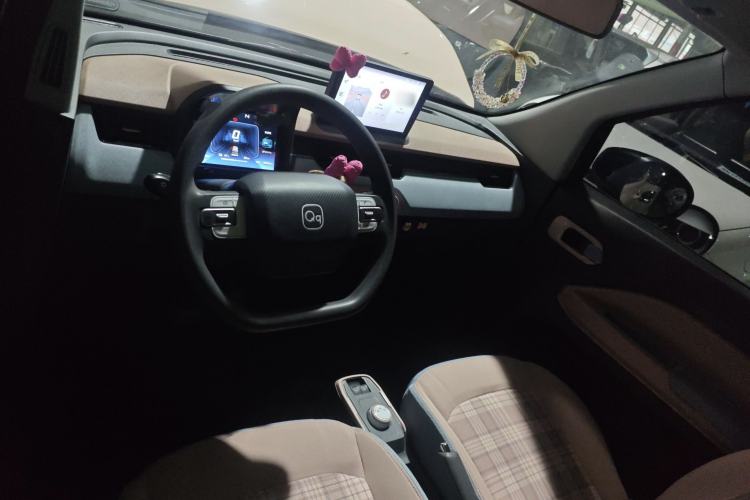 Used Chery QQ Ice Cream 2024 Edition Youth Version 205km Sundae Center Console