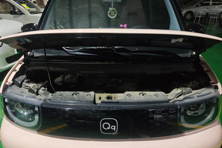 Used Chery QQ Ice Cream 2024 Edition Youth Version 205km Sundae Engine Bay