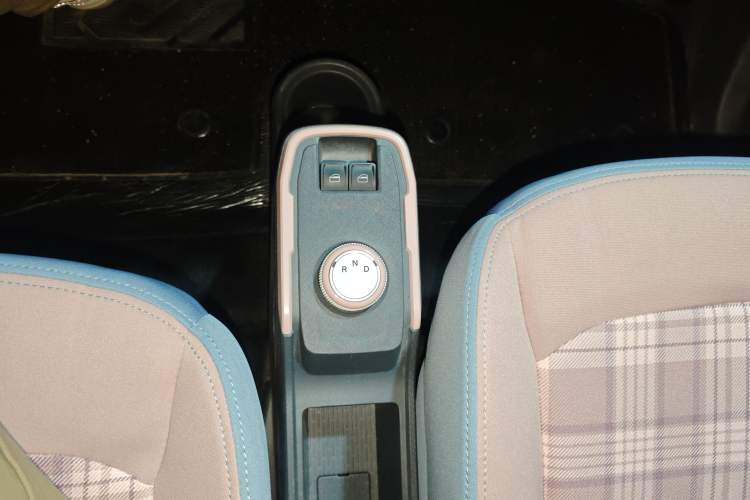 Used Chery QQ Ice Cream 2024 Edition Youth Version 205km Sundae Gear Lever