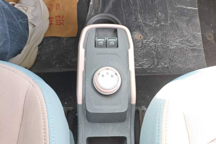 Used Chery QQ Ice Cream 2024 Facelifted 205km Sundae Gear Lever