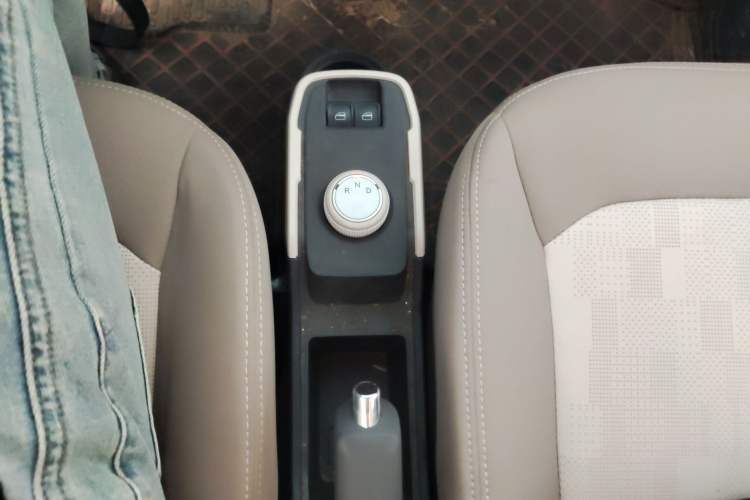 Used Chery QQ Ice Cream 2024 Facelifted 205km Sundae Gear Lever