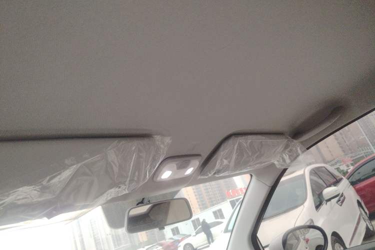 Used Chery QQ Ice Cream 2024 Edition Youth Version 205km Sundae Headliner
