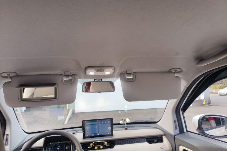 Used Chery QQ Ice Cream 2024 Edition Youth Version 205km Sundae Headliner