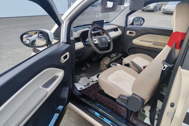 Used Chery QQ Ice Cream 2024 Edition Youth Version 205km Sundae Interior 3