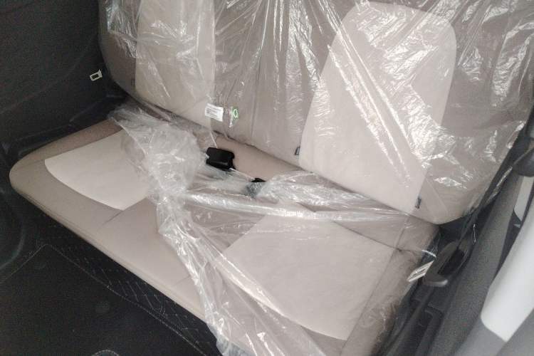 Used Chery QQ Ice Cream 2024 Edition Youth Version 205km Sundae Interior 4