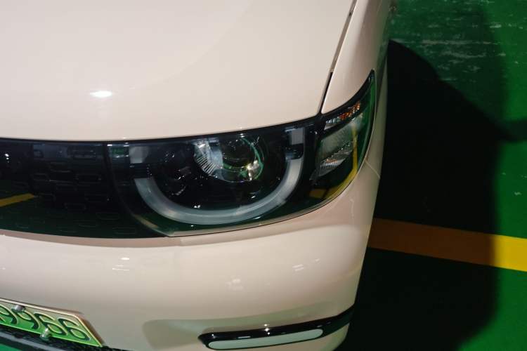 Used Chery QQ Ice Cream 2024 Edition Youth Version 205km Sundae Left Front Headlight
