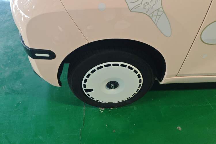 Used Chery QQ Ice Cream 2024 205km Sundae+ Left Front Wheel Hub