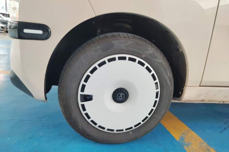 Used Chery QQ Ice Cream 2024 Facelifted 205km Sundae Left Front Wheel Hub