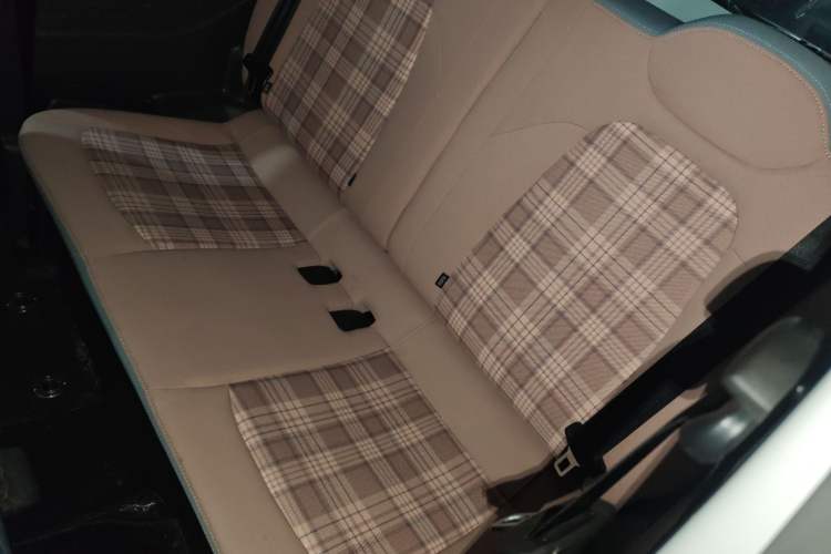 Used Chery QQ Ice Cream 2024 Edition Youth Version 205km Sundae Left Rear Seat
